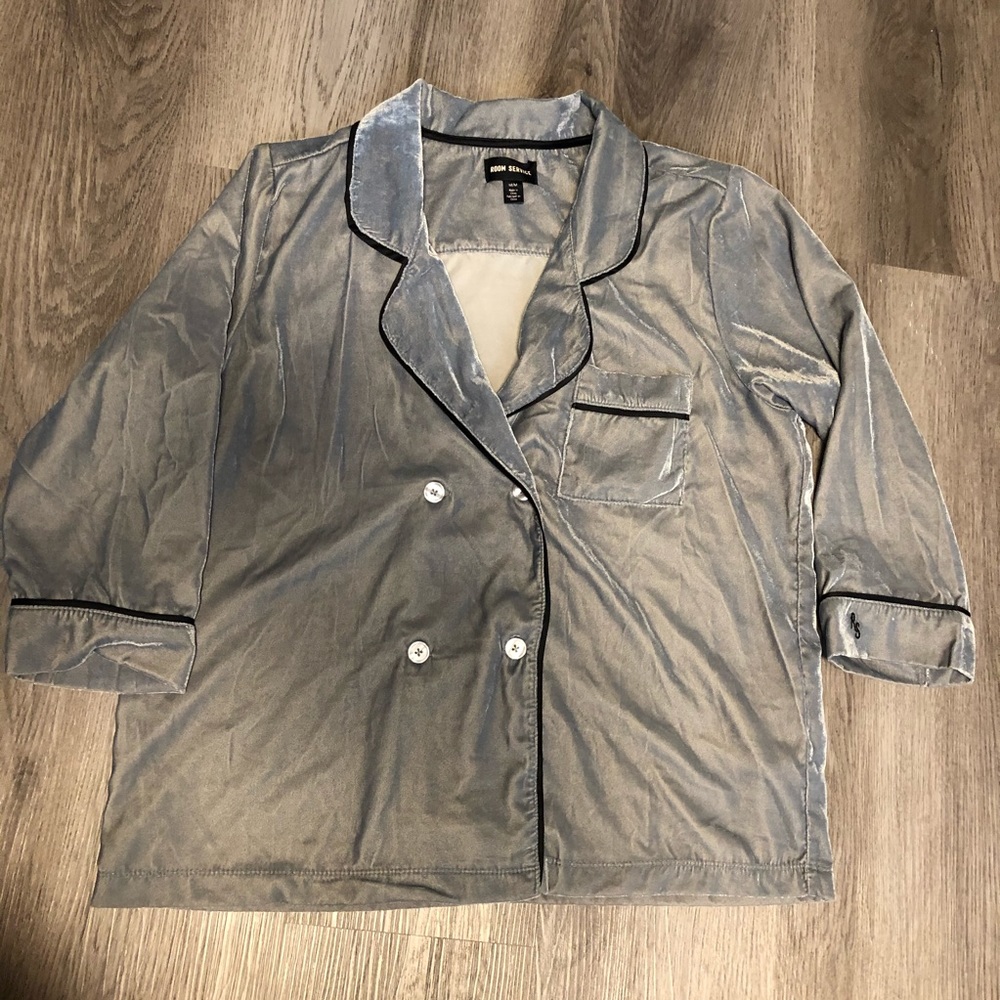 Room Service Velvet Pajama Jacket Gray Top Sz M.